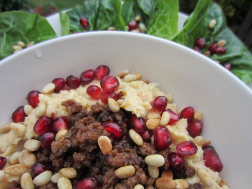 Minced lamb and hummus
